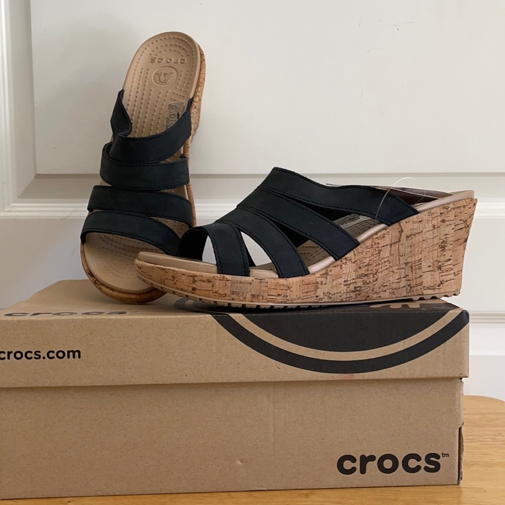 NWT Crocs a-Leigh sandal wedge size W10
